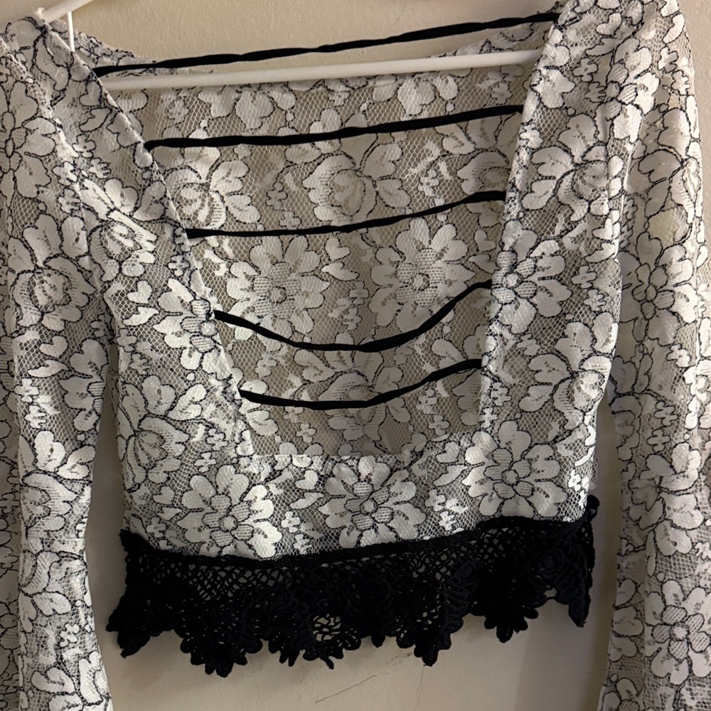 Dress code - Crop Top Lace Women's with White/ black lace detailing. Sz S - Picture 5 of 10